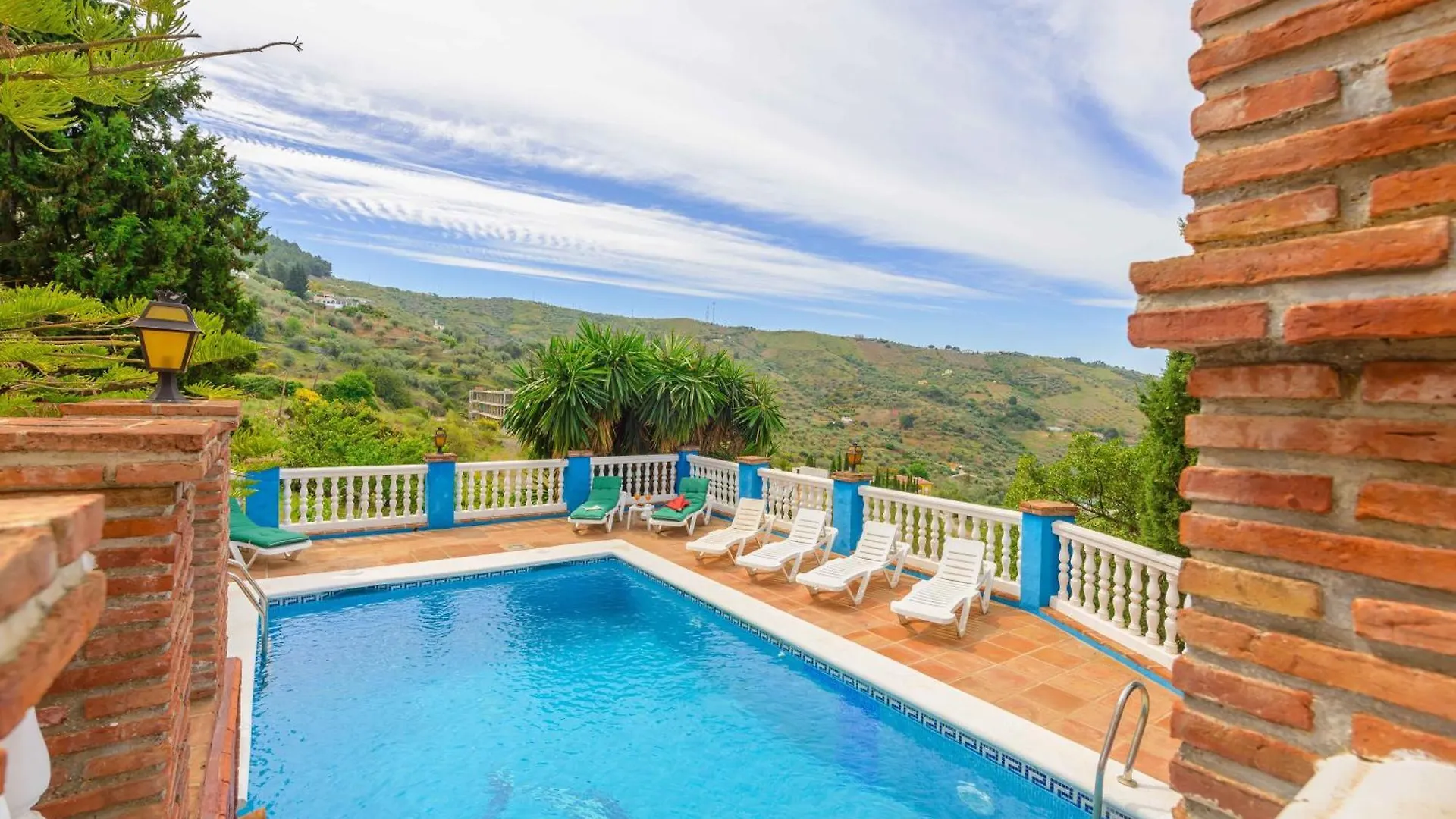 Casa Jardin Del Olivar Fuer 18 Personen Alcaucin Spain