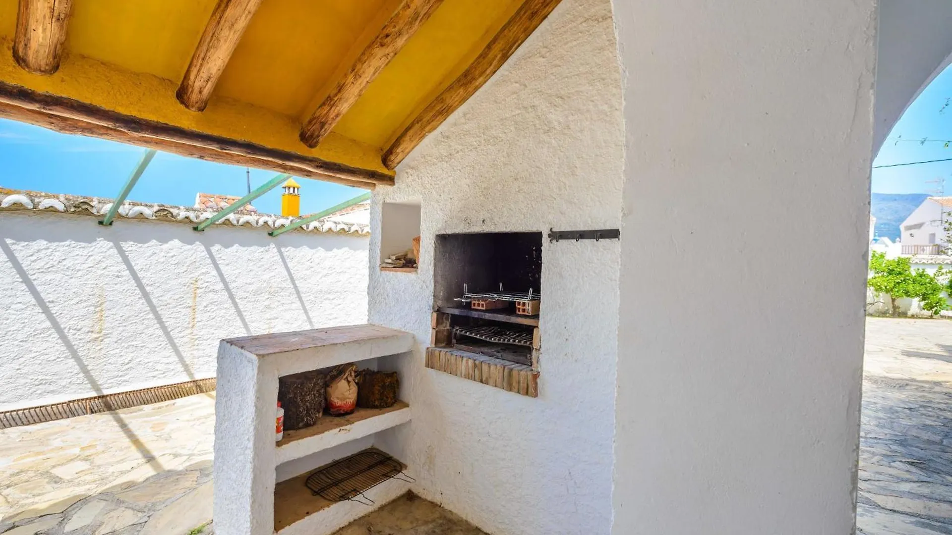 Casa Jardin Del Olivar Fuer 18 Personen Alcaucin Spain