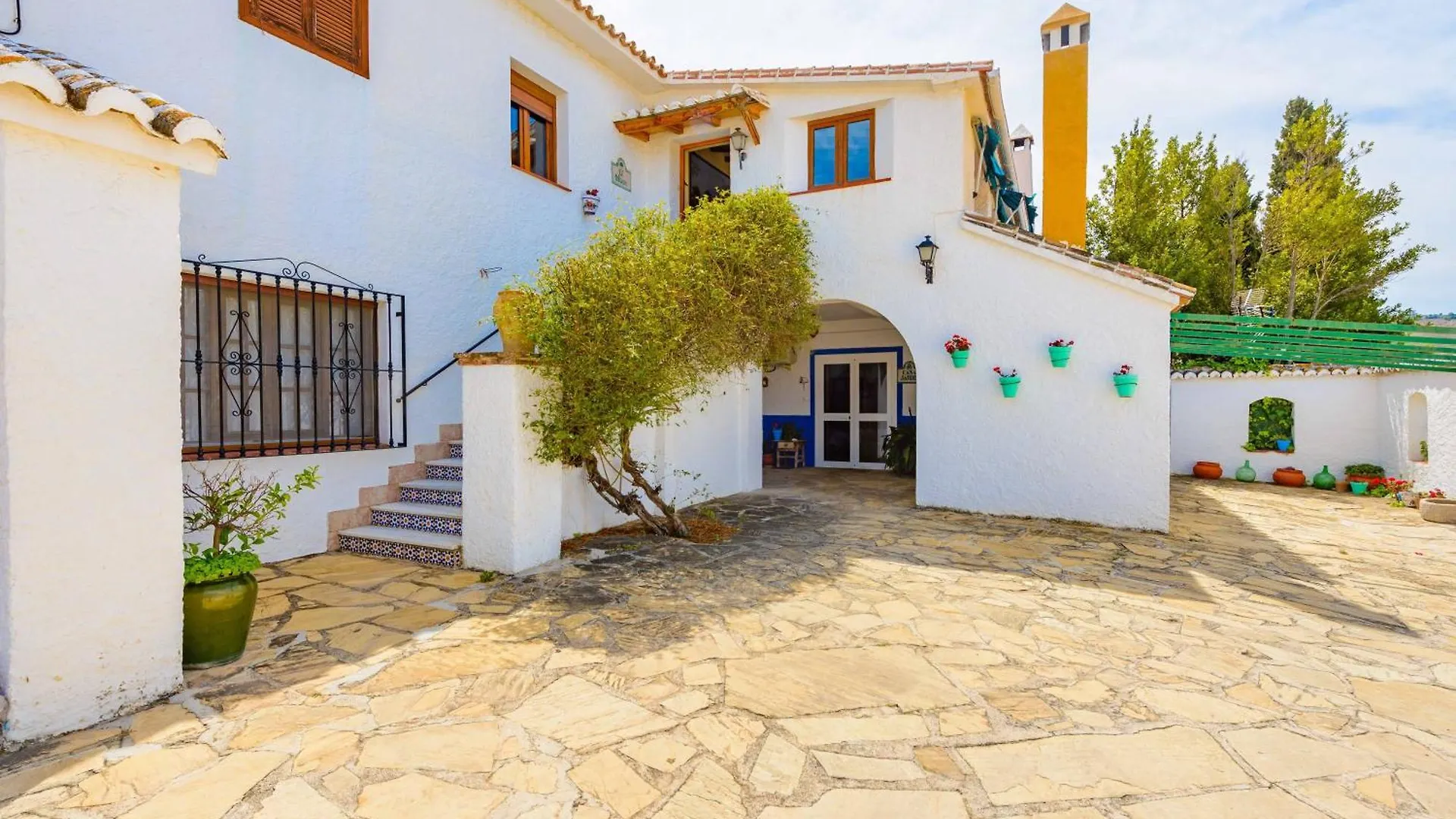 Casa Jardin Del Olivar Fuer 18 Personen Alcaucin