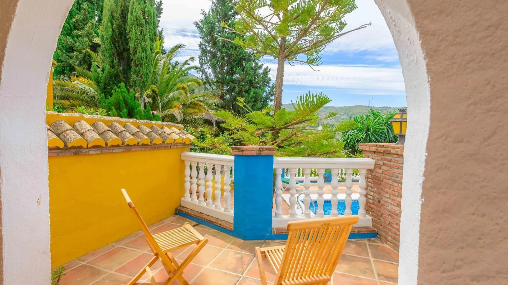 Casa Jardin Del Olivar Fuer 18 Personen Alcaucín